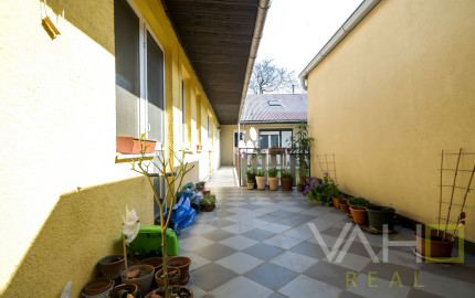 5-izbový tehlový byt s terasou v centre mesta Kapitulská ul., Trnava