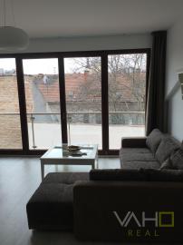 Veľmi pekný, štýlovo zariadený 2izb. byt na 3NP. v centre Trnavy - PRENÁJOM