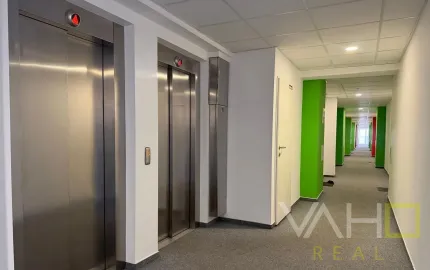 Svetlý 2-izbový byt v Ružinove s parkovacím státím