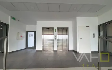 Svetlý 2-izbový byt v Ružinove s parkovacím státím