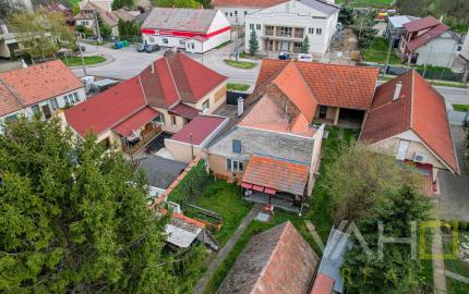PRIESTRANNÝ 5-IZBOVÝ DOM NA VEĽKOM POZEMKU (1 142 m²) S OBROVSKÝM POTENCIÁLOM | Križovany nad Dudváhom