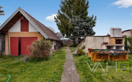 PRIESTRANNÝ 5-IZBOVÝ DOM NA VEĽKOM POZEMKU (1 142 m²) S OBROVSKÝM POTENCIÁLOM | Križovany nad Dudváhom