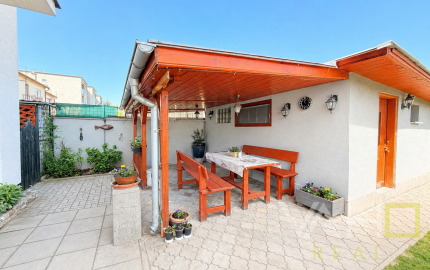 🏡NA PREDAJ-INVESTIČNÁ NEHNUTEĽNOSŤ S FUNGUJÚCIM PRENÁJMOM, Trebatice