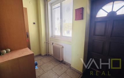 Rodinný dom s veľkým pozemkom a potokom, Zvončín