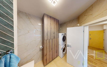 MODERNÝ 2-IZBOVÝ BYT S BALKÓNOM – NASŤAHUJTE SA BEZ INVESTÍCIÍ 🔑✨