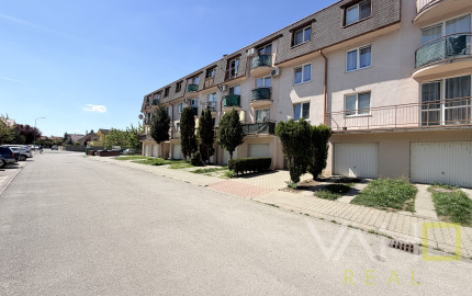 MODERNÝ 2-IZBOVÝ BYT S BALKÓNOM – NASŤAHUJTE SA BEZ INVESTÍCIÍ 🔑✨