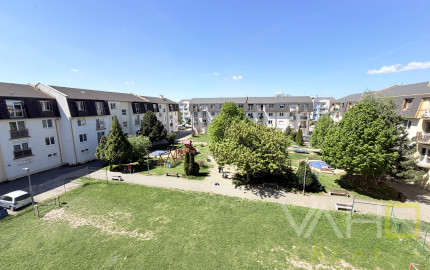 MODERNÝ 2-IZBOVÝ BYT S BALKÓNOM – NASŤAHUJTE SA BEZ INVESTÍCIÍ 🔑✨
