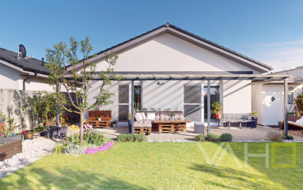 EXKLUZÍVNE!!! Na Predaj RD s prístreškom - Trnava, Williama Schiffera, 136m2, Kamenný mlyn, pozemok 447m2