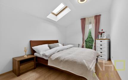 NA PREDAJ 4-izbový rodinný dom s veľkým pozemkom, wellness zónou a garážou – Suchá nad Parnou (Nové Vinohrady)