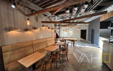 KRÁSNE PRIESTORY, výmera 162,22m2, reštaurácia-bar(alebo iné využitie)  Trnava, ul. Štefánikova