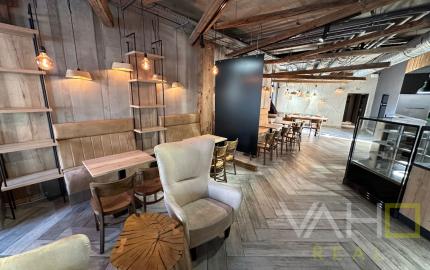 KRÁSNE PRIESTORY, výmera 162,22m2, reštaurácia-bar(alebo iné využitie)  Trnava, ul. Štefánikova