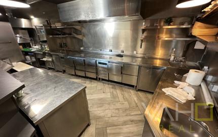 KRÁSNE PRIESTORY, výmera 162,22m2, reštaurácia-bar(alebo iné využitie)  Trnava, ul. Štefánikova