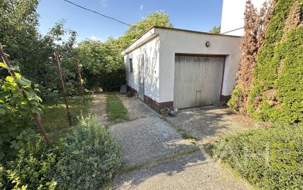 Exkluzívne!!! Na predaj veľký stavebný pozemok výmera 1446m2, šírka 18m, Šúrovce, možnosť dokúpiť ďalší priľahlý pozemok