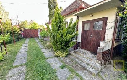 Exkluzívne!!! Na predaj veľký stavebný pozemok výmera 1446m2, šírka 18m, Šúrovce, možnosť dokúpiť ďalší priľahlý pozemok