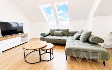 Moderný 2-izbový byt s balkónom a parkovacím miestom v lokalite Zavar