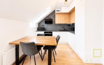 Moderný 2-izbový byt s balkónom a parkovacím miestom v lokalite Zavar