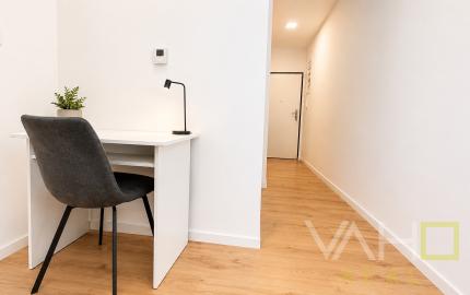 Moderný 2-izbový byt s balkónom a parkovacím miestom v lokalite Zavar