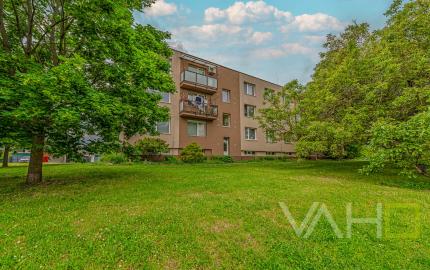 Piešťany veľký  3i byt, výmera až 84m2, balkón, + 20m2 pivnica, tichá lok. plná zelene, .