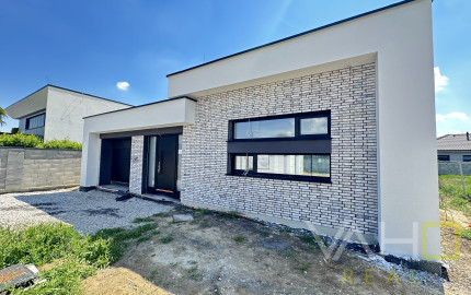 Moderná novostavba RD, pozemok 600m2, zastavaná plocha 179m2, garáž