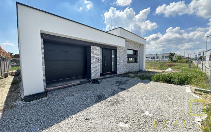 Moderná novostavba RD, pozemok 600m2, zastavaná plocha 179m2, garáž