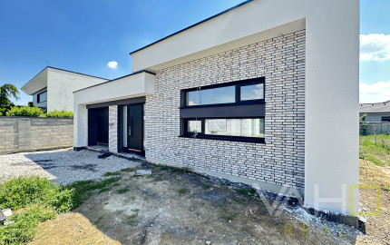 Moderná novostavba RD, pozemok 600m2, zastavaná plocha 179m2, garáž