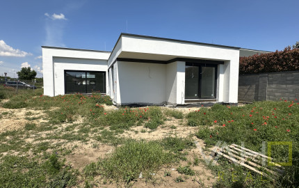 Moderná novostavba RD, pozemok 600m2, zastavaná plocha 179m2, garáž