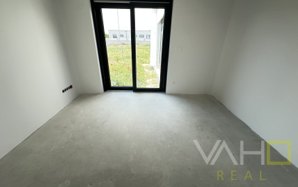 Moderná novostavba RD, pozemok 600m2, zastavaná plocha 179m2, garáž