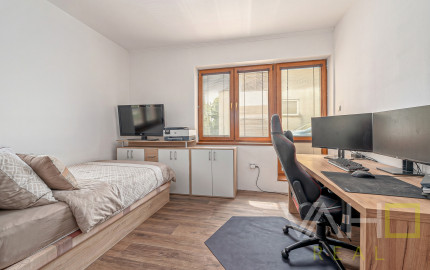 4-izbový rodinný dom na predaj, Trnava – Kopánka (Pekné pole), zariadený, s átriom a terasou