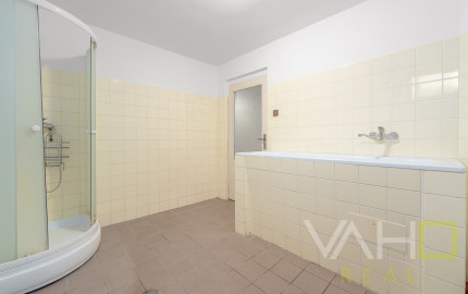 4-izbový rodinný dom na predaj, Trnava – Kopánka (Pekné pole), zariadený, s átriom a terasou