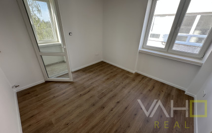 Na predaj 3.izb. byt, 64,5m2, loggia + GARÁŽ vo dvore, kompletná rekonštrukcia