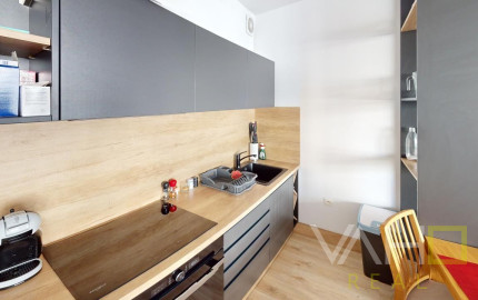 VAHOreal* 2 izb. byt, loggia, park. státie, pivnica,  Novomestská ul. Trnava