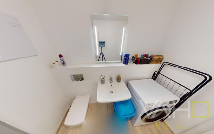 VAHOreal* 2 izb. byt, loggia, park. státie, pivnica,  Novomestská ul. Trnava