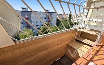 🏡 Na prenájom kompletne zariadený 2-izbový byt s loggiou – Špačinská cesta, Trnava