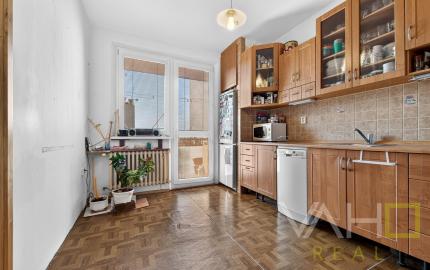 Exkluzívne!! NA PREDAJ 3izb. BYT, 70m2, Devínska Nová Ves,  čiastočná rekonštrukcia, 3D