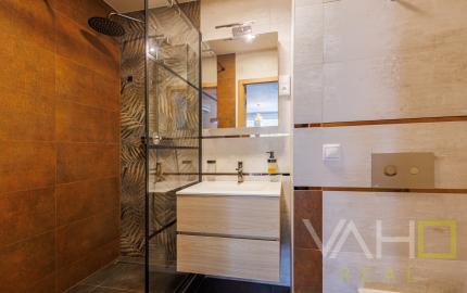 KOMPLETNE ZREKONŠTRUOVANÝ 2 izb. byt, výmera 52,77m2, loggia, ul. G. Goliána
