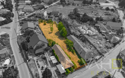 Stavebný pozemok 1 129 m² so starším domom – Svätoplukovo