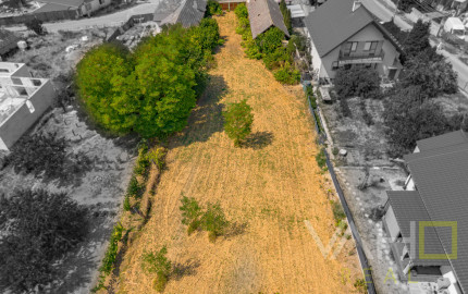 Stavebný pozemok 1 129 m² so starším domom – Svätoplukovo