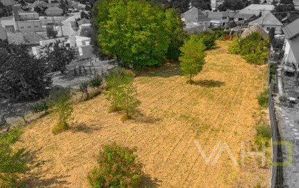 Stavebný pozemok 1 129 m² so starším domom – Svätoplukovo
