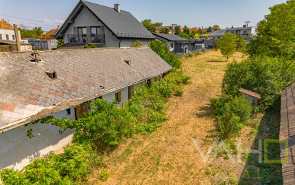 Stavebný pozemok 1 129 m² so starším domom – Svätoplukovo