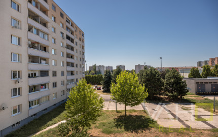 92 m² pohody a ticha: Slnkom zaliaty 4-izbový byt s výhľadom na zeleň (ul. J. Slotu)