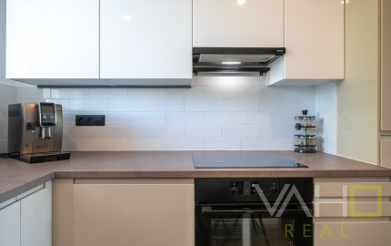 92 m² pohody a ticha: Slnkom zaliaty 4-izbový byt s výhľadom na zeleň (ul. J. Slotu)