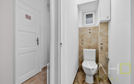 STAROMESTSKÝ 3-IZBOVÝ BYT 90 m² PRI MEDICKEJ ZÁHRADE – BALKÓN DO VNÚTROBLOKU
