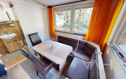EXKLUZÍVNE !! REKREAČNÁ CHATA, úžitková plocha 70m2, celoročne obývateľná, JAHODNÍK, k.ú LOŠONEC, kompletná rekonštrukcia, 3D obhliadka