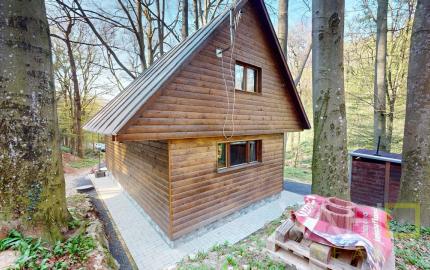 EXKLUZÍVNE !! REKREAČNÁ CHATA, úžitková plocha 70m2, celoročne obývateľná, JAHODNÍK, k.ú LOŠONEC, kompletná rekonštrukcia, 3D obhliadka