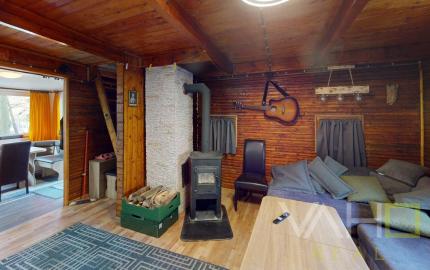 EXKLUZÍVNE !! REKREAČNÁ CHATA, úžitková plocha 70m2, celoročne obývateľná, JAHODNÍK, k.ú LOŠONEC, kompletná rekonštrukcia, 3D obhliadka