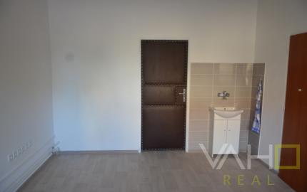 PRENÁJOM, KOMERČNÝ PRIESTOR 15 m²,  JERICHOVA, TRNAVA