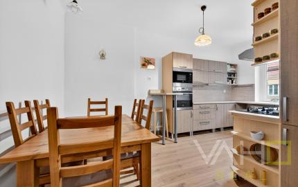 STAROMESTSKÝ 3-IZBOVÝ BYT 90 m² PRI MEDICKEJ ZÁHRADE – BALKÓN DO VNÚTROBLOKU