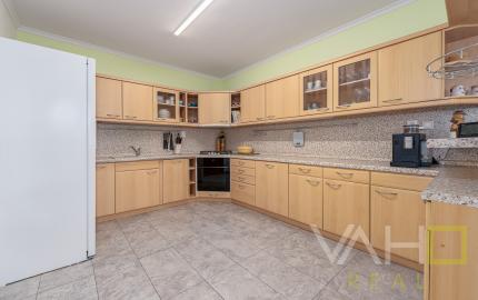 5-izbový rodinný dom 180 m² | pozemok 587 m², garáž a veľká povala | Bzince pod Javorinou