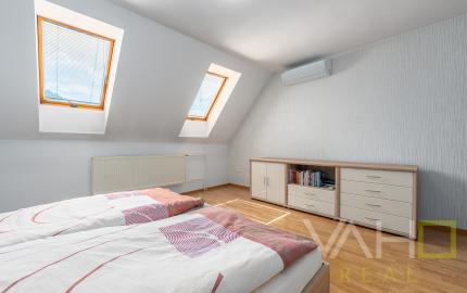 5-izbový rodinný dom 180 m² | pozemok 587 m², garáž a veľká povala | Bzince pod Javorinou