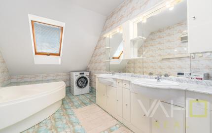 5-izbový rodinný dom 180 m² | pozemok 587 m², garáž a veľká povala | Bzince pod Javorinou